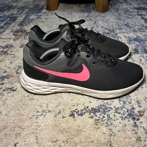 Nike Revolution 6 Black & Pink Running Lace-Up Sneakers Size 9